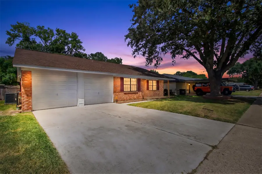 1104 E 13th Street, Deer Park, TX 77536 - #2