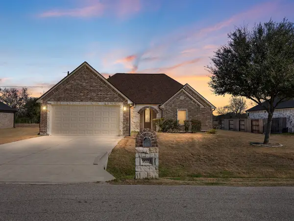 9723 Highland Pointe Drive, Needville, TX 77461
