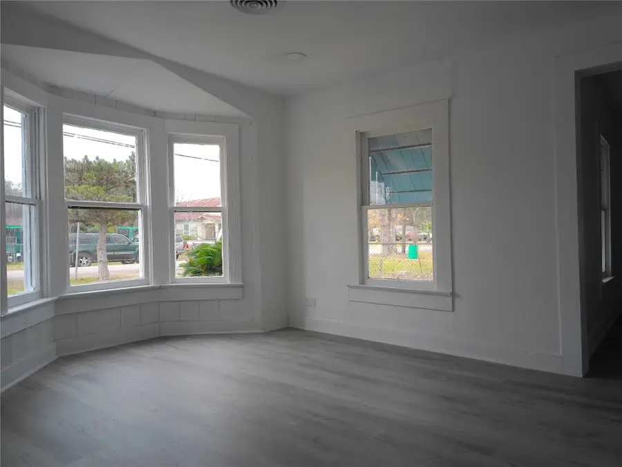 1200 Avenue A, Bay City, TX 77414 - #2