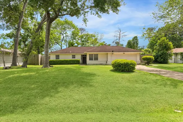 9321 Saddle Lane, Houston, TX 77080