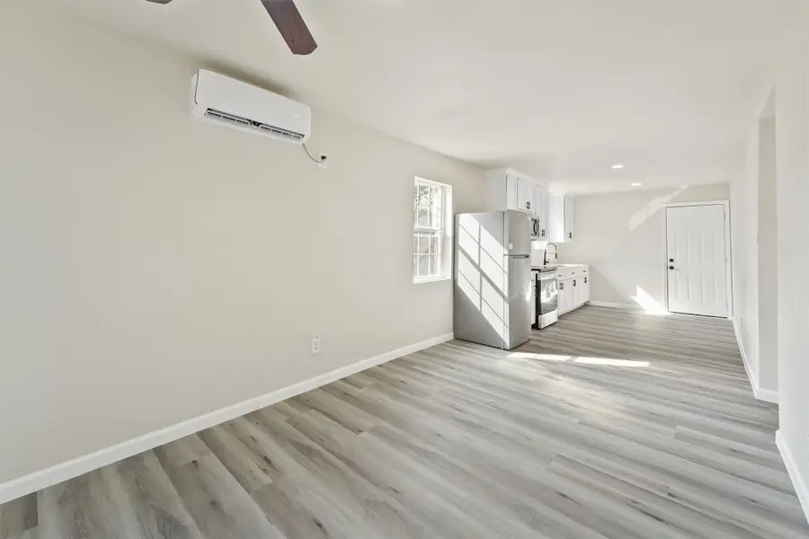 4611 W Hunting Street, Houston, TX 77026 - Image #3