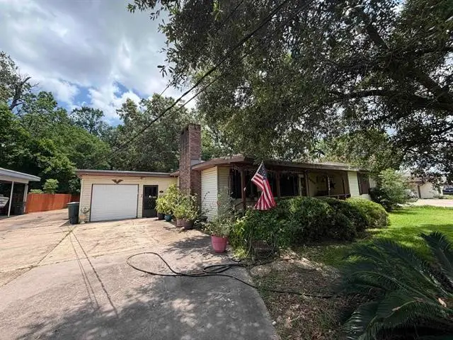 2890 W Lucas Drive, Beaumont, TX 77706 - #1