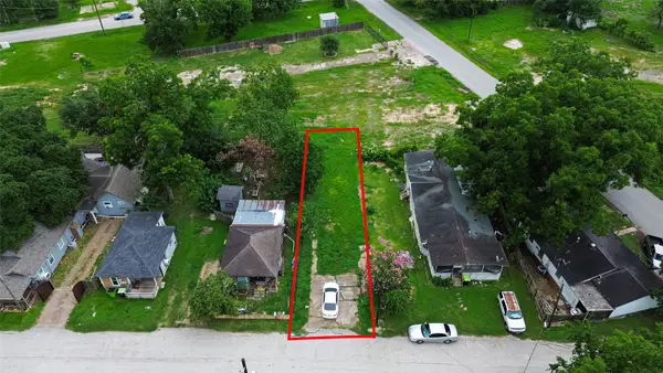 206 Clark Street, Richmond, TX 77469