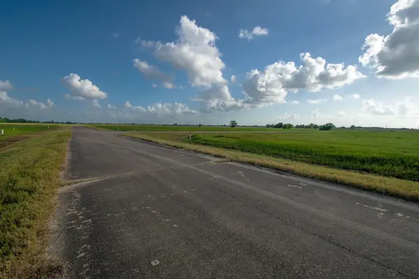 171 Brahman Trail, Angleton, TX 77515