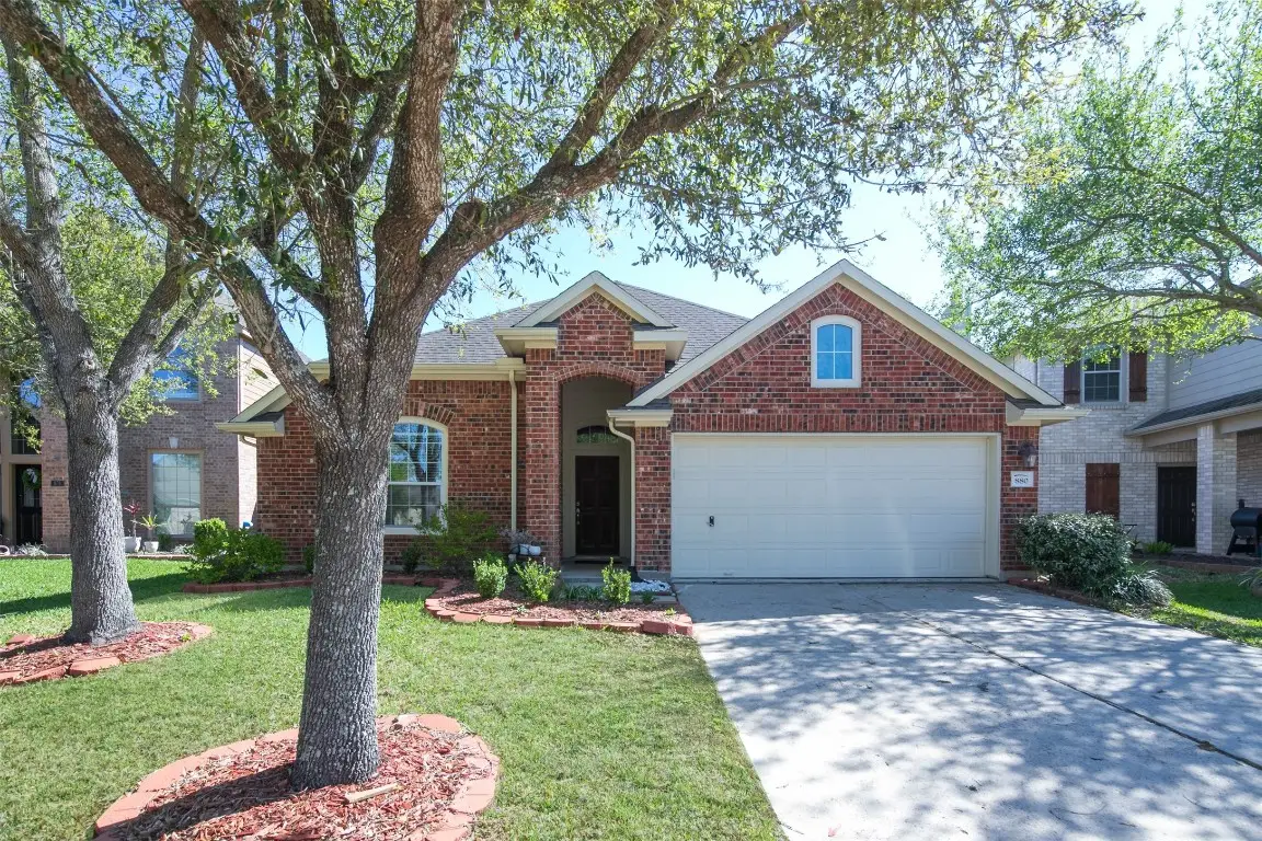 880 Falling Springs Lane, League City, TX 77573 - #1