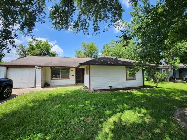 5535 Flamingo Drive, Houston, TX 77033