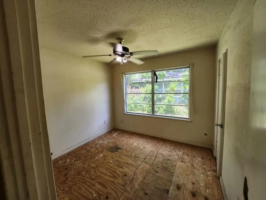 5535 Flamingo Drive, Houston, TX 77033 - Image #2