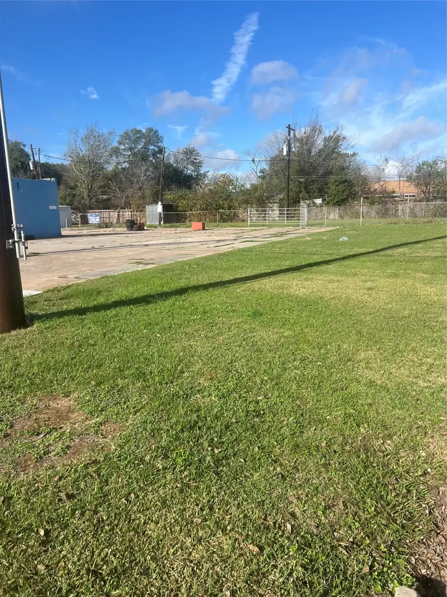 2217 N Hwy 146, Baytown, TX 77520 - Image #2