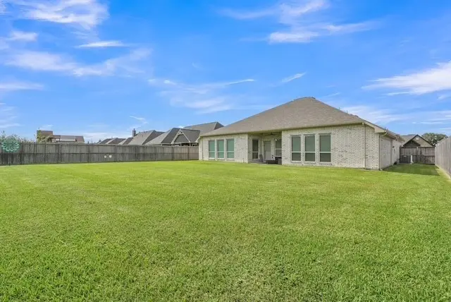 1541 N Blue Bonnet Lane, Angleton, TX 77515 - Image #2