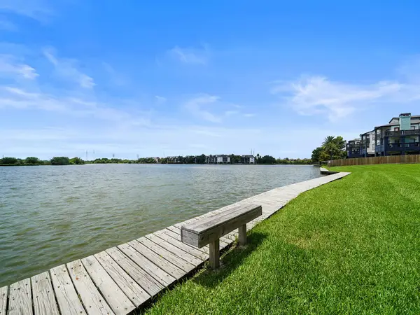 18800 Egret Bay Boulevard #207, Webster, TX 77058