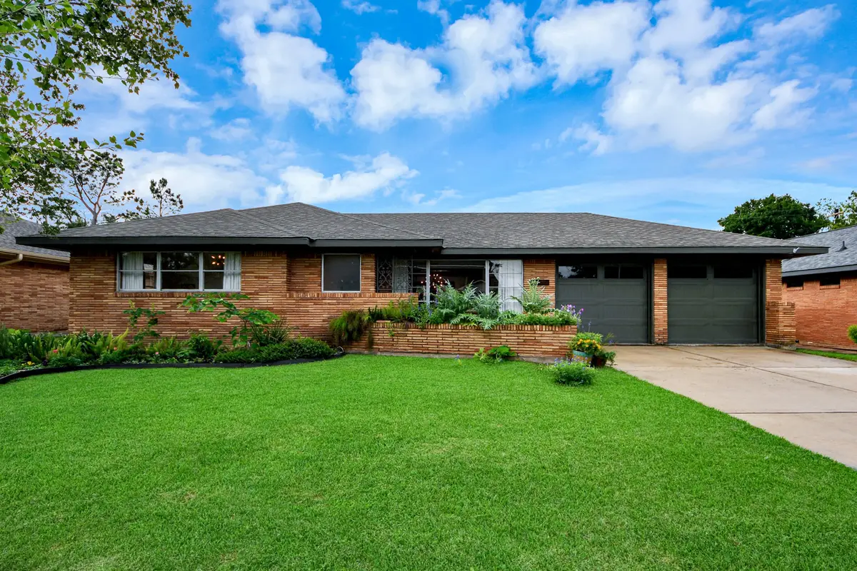 6327 Grovewood Ln, Houston, TX 77008 - #1