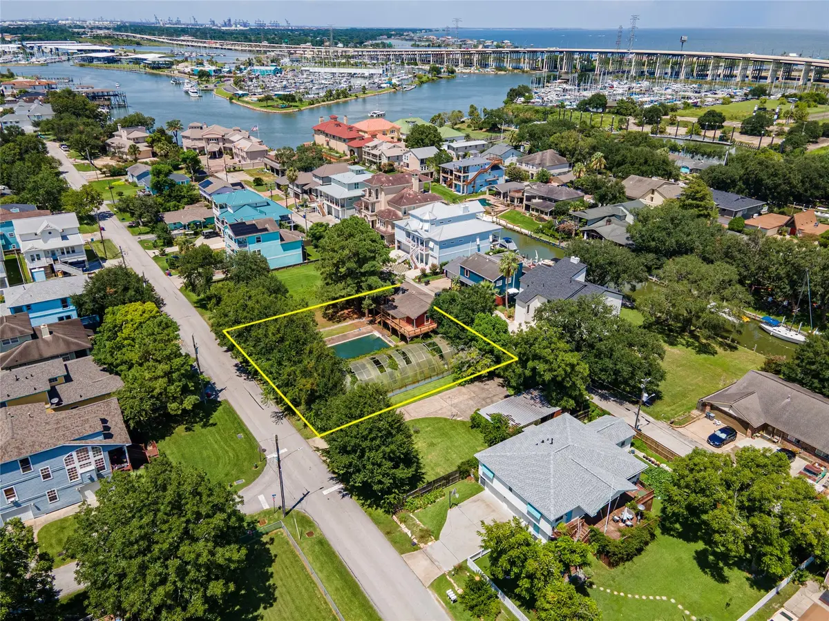 631 E Shore Drive, Clear Lake Shores, TX 77565 - Image #1