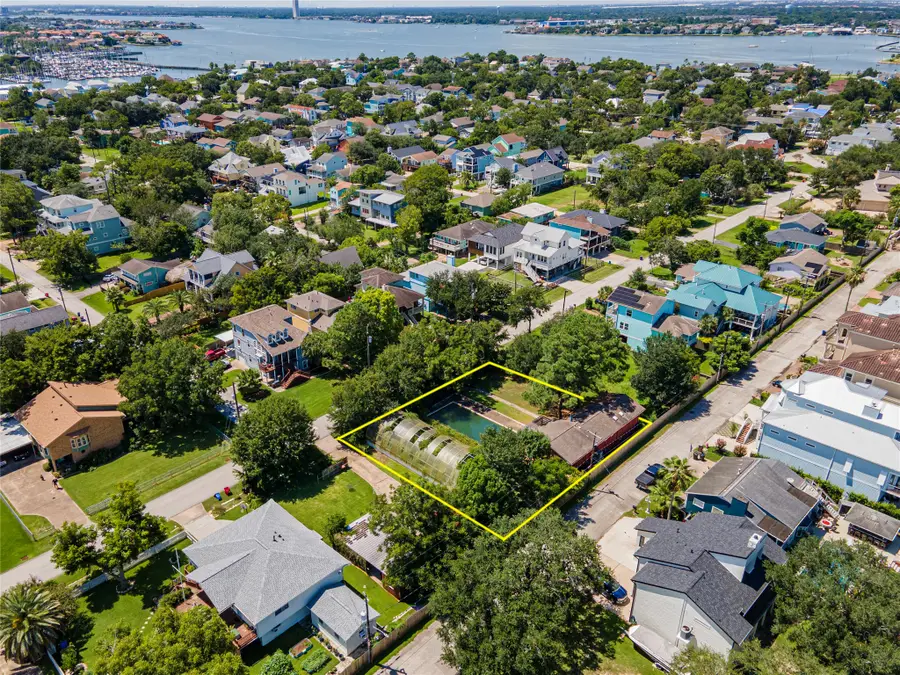 631 E Shore Drive, Clear Lake Shores, TX 77565 - Image #2