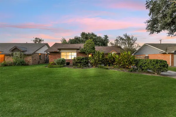 2205 Lazybrook Drive, Houston, TX 77008