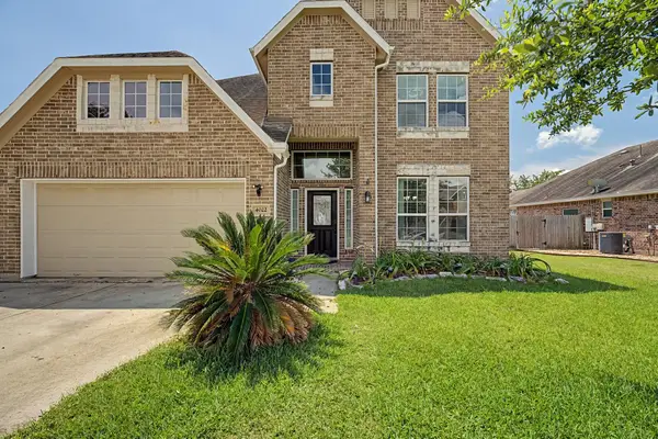 4022 Cypress Point Drive, Mont Belvieu, TX 77523