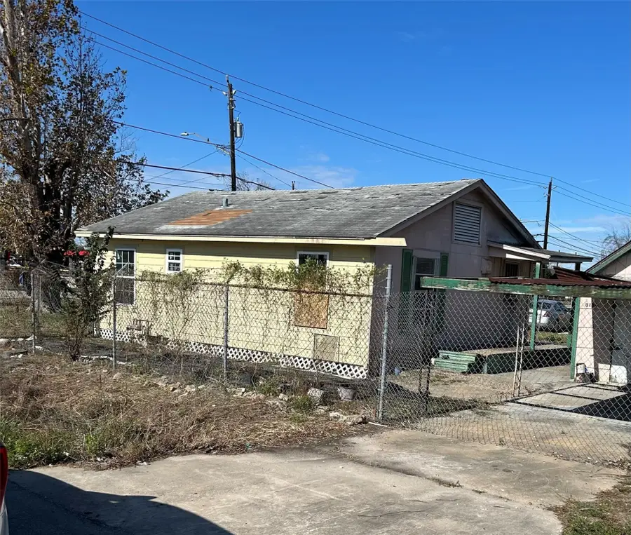 6104 Hirsch Road, Houston, TX 77026 - Image #2