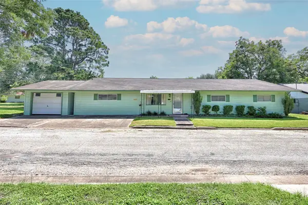604 N Market Street, Hallettsville, TX 77964