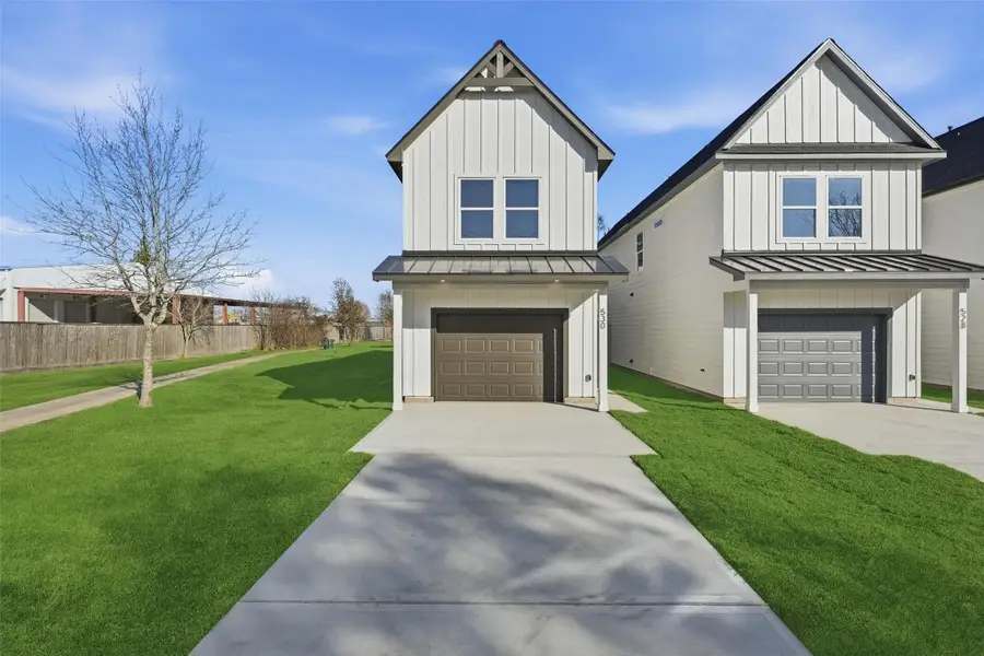 530 N 4th Street, La Porte, TX 77571 - #2