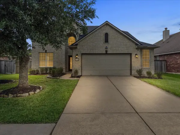 2506 Shady Falls Lane, Pearland, TX 77584