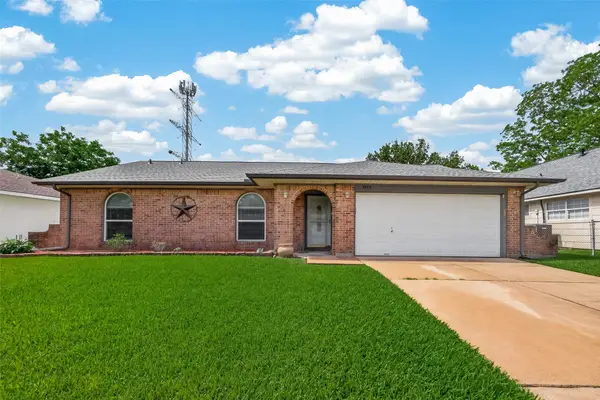 2003 Kingsway Drive, League City, TX 77573