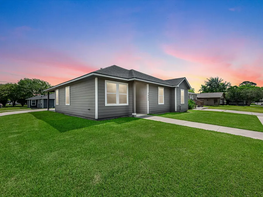 2006 Chesapeake Street, Baytown, TX 77520 - #2