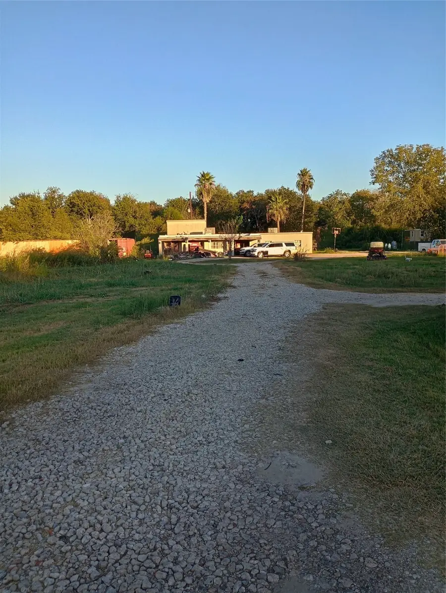 4155 County Road 564, Rosharon, TX 77583 - Image #3