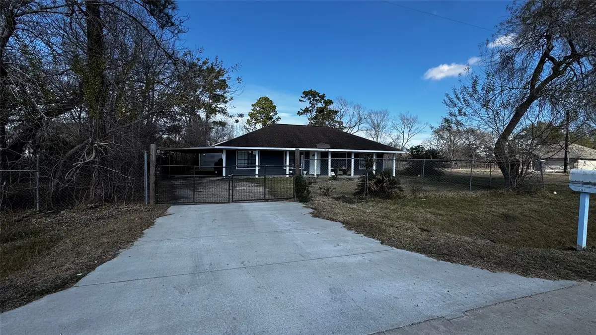 4709 34th Street, Dickinson, TX 77539 - Image #1