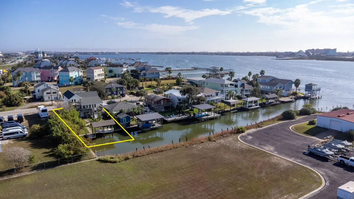 1003 Commodore Drive, Galveston, TX 77554 - Image #1