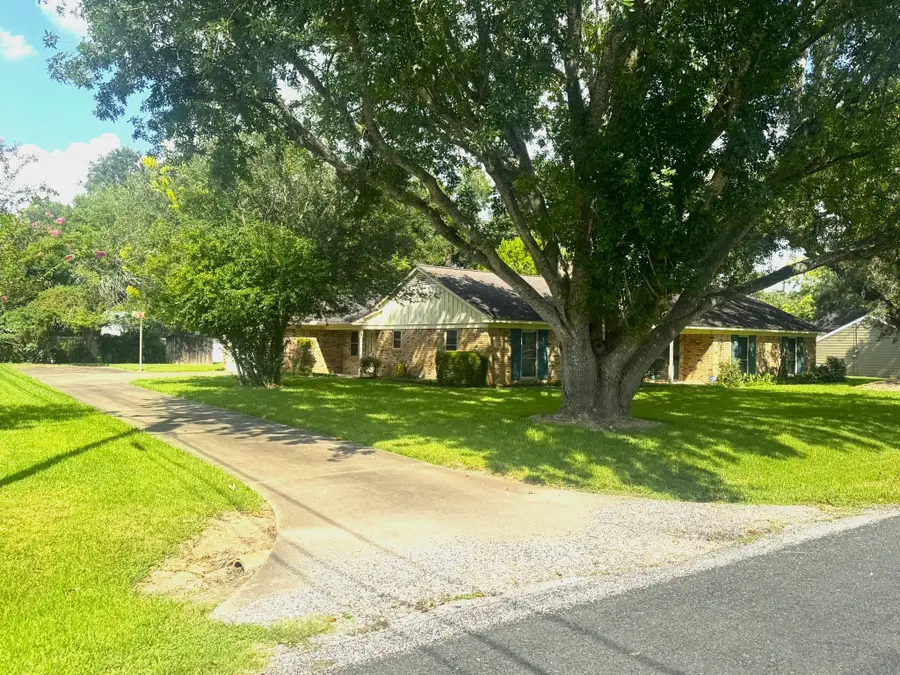 803 Merry Lane, Wharton, TX 77488 - Image #2