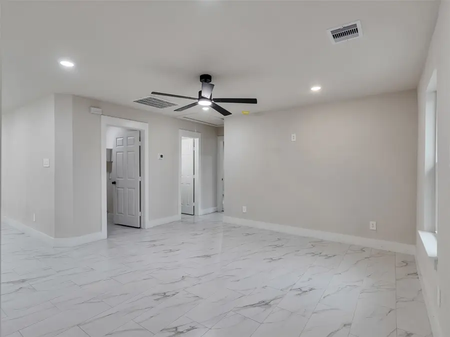 7207 Crestmont Street, Houston, TX 77033 - #2