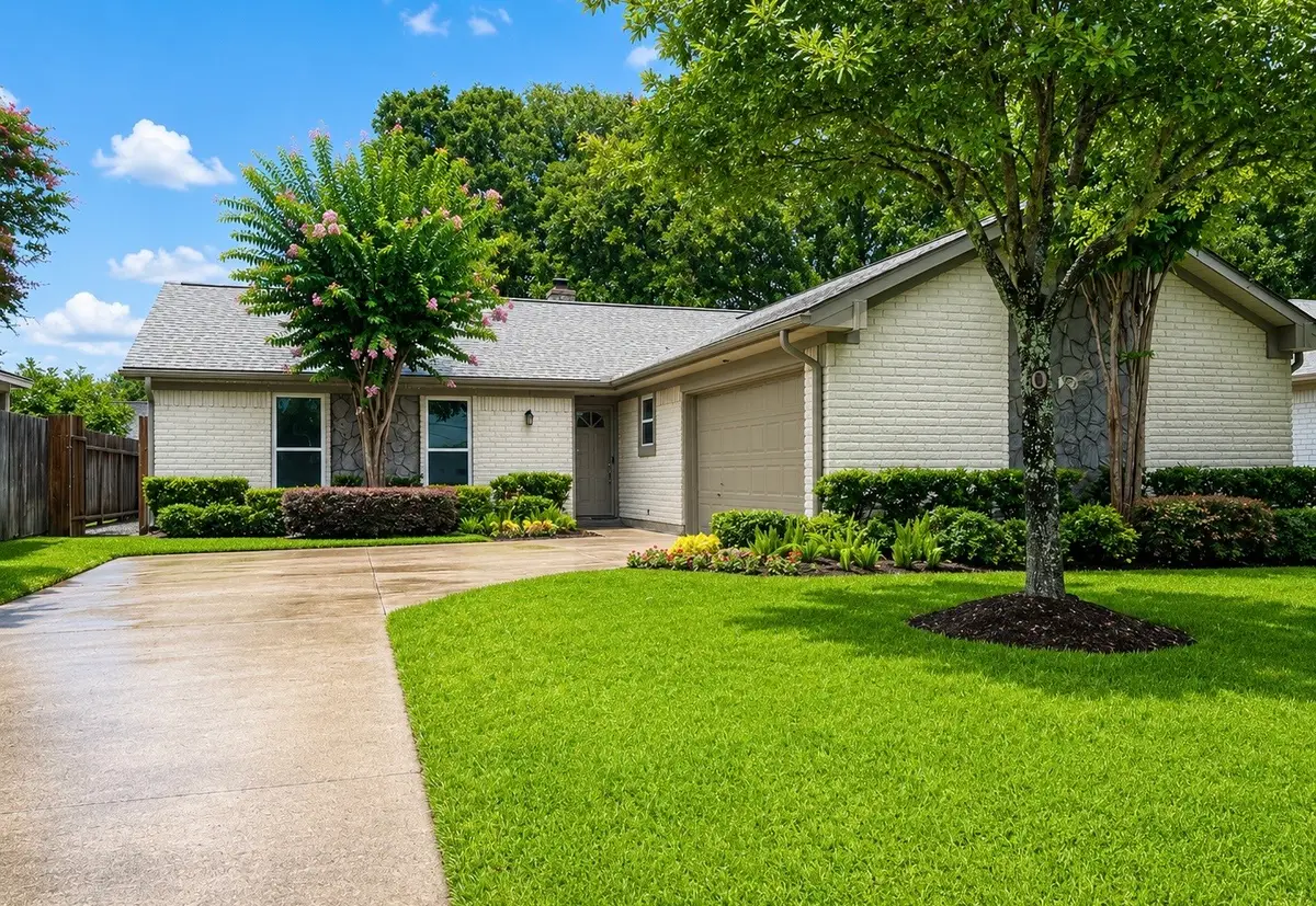 1418 Barrowgate Dr, Sugar Land, TX 77498 - #1