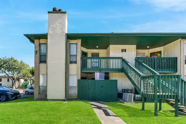 1516 Bay Area Boulevard #F16, Houston, TX 77058