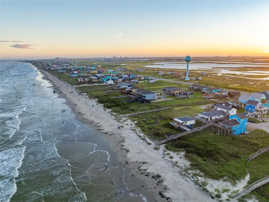 1426 Bluewater Highway, Surfside Beach, TX 77541 - #2