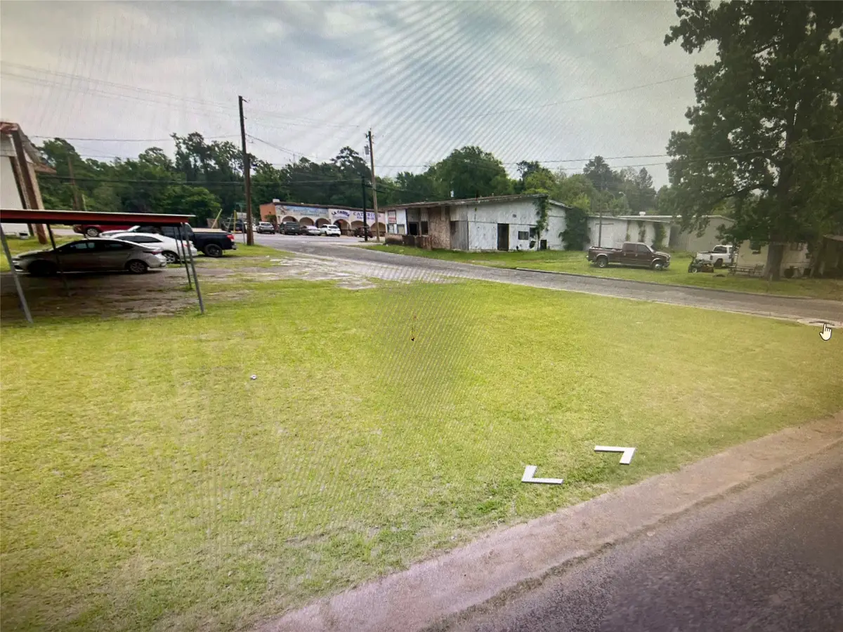 220 S Jackson Avenue, Livingston, TX 77351 - #1