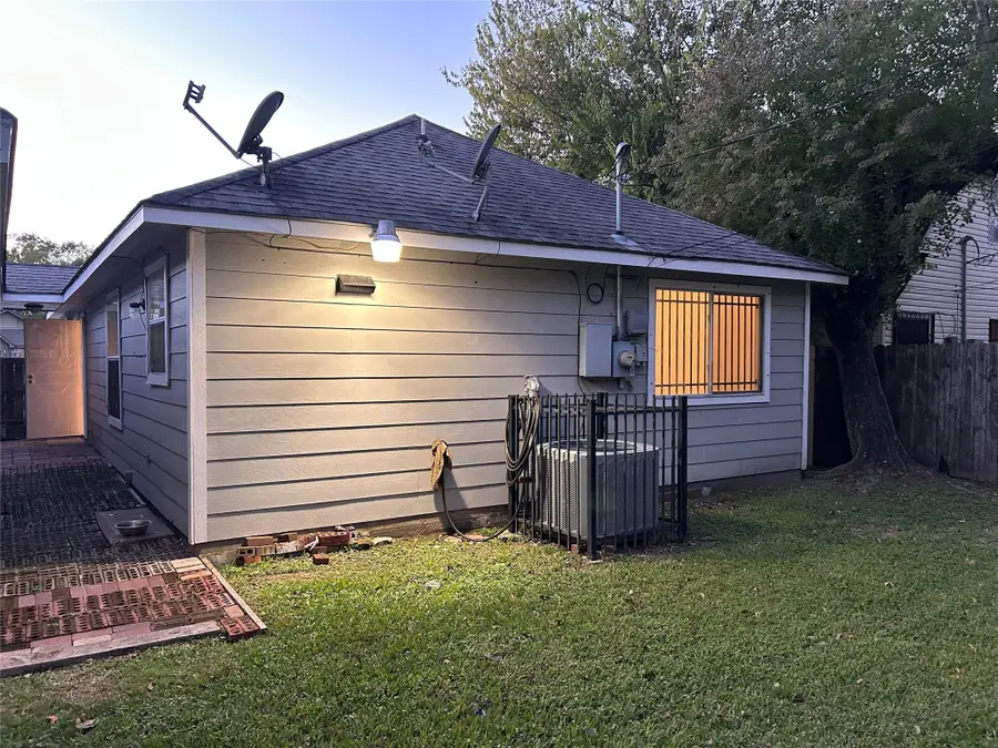 11106 Clark Road, Houston, TX 77076 - Image #3