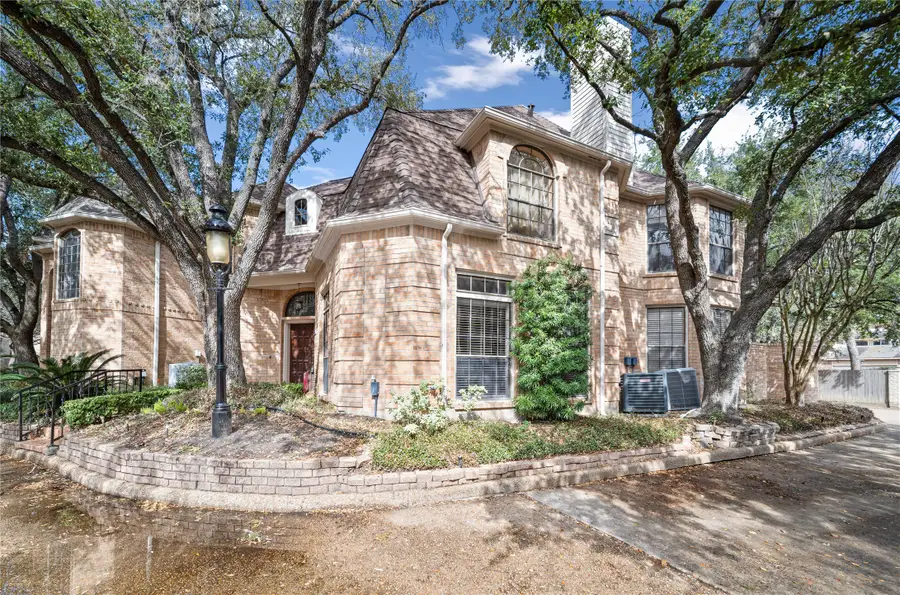 55 Bayou Pointe Drive, Houston, UT 77063 - #2