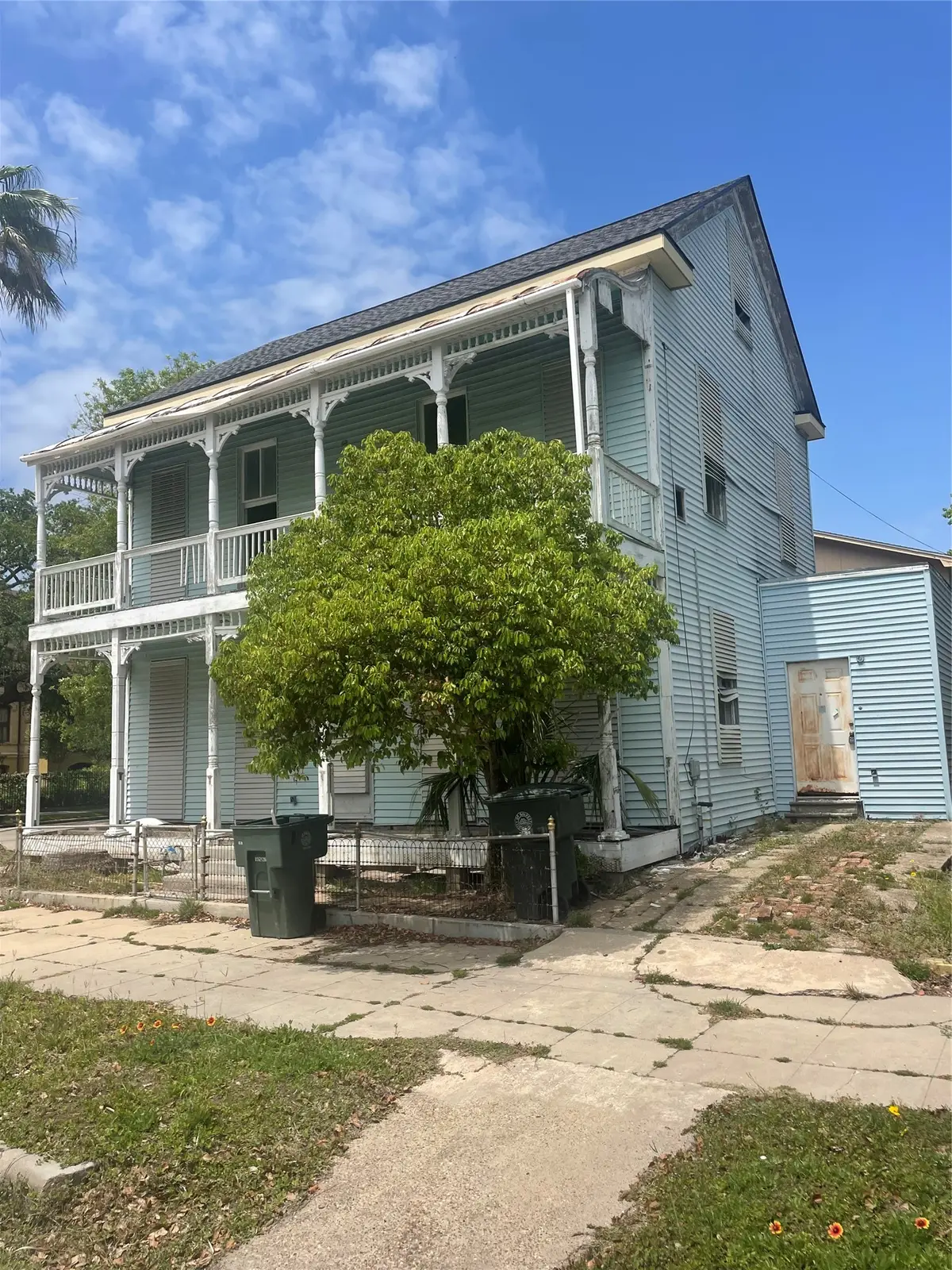 2028 Avenue M 1/2, Galveston, TX 77550 - #1