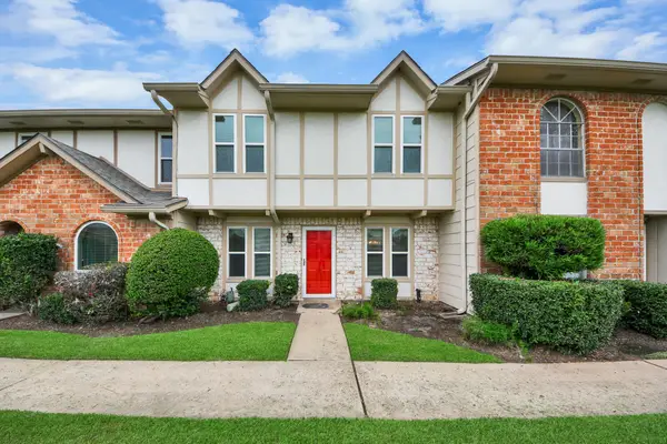 44 Chapparal Court, Sugar Land, TX 77459