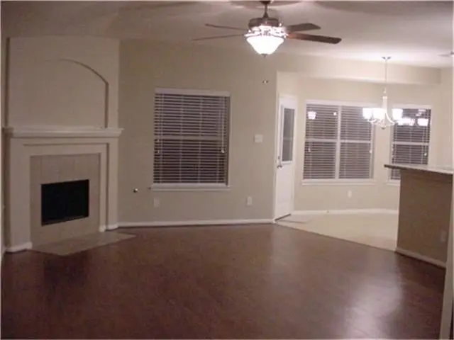 4023 Bentwood Circle, Dickinson, TX 77539 - Image #3