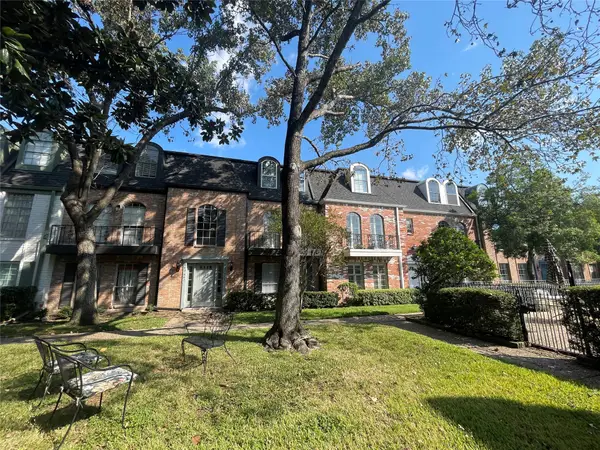 443 N Post Oak Lane Lane #443, Houston, TX 77024