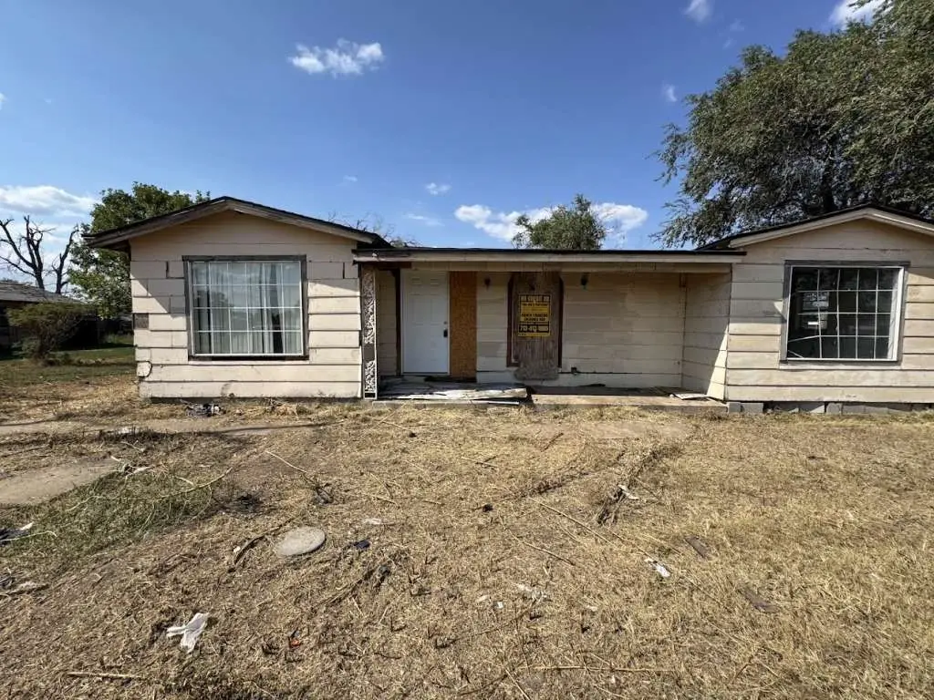 1511 Gray Street, Plainview, TX 79072 - #1