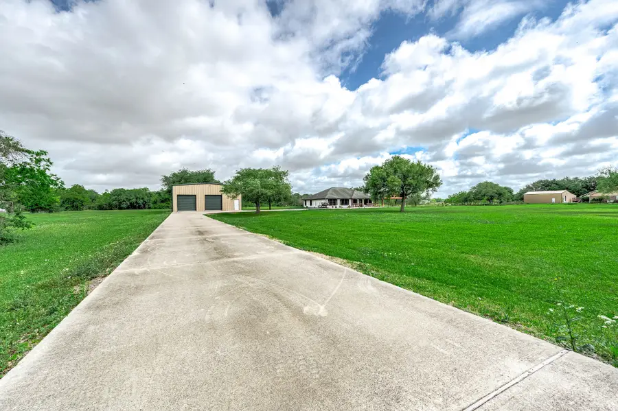 1095 County Road 423, Alvin, TX 77511 - #2