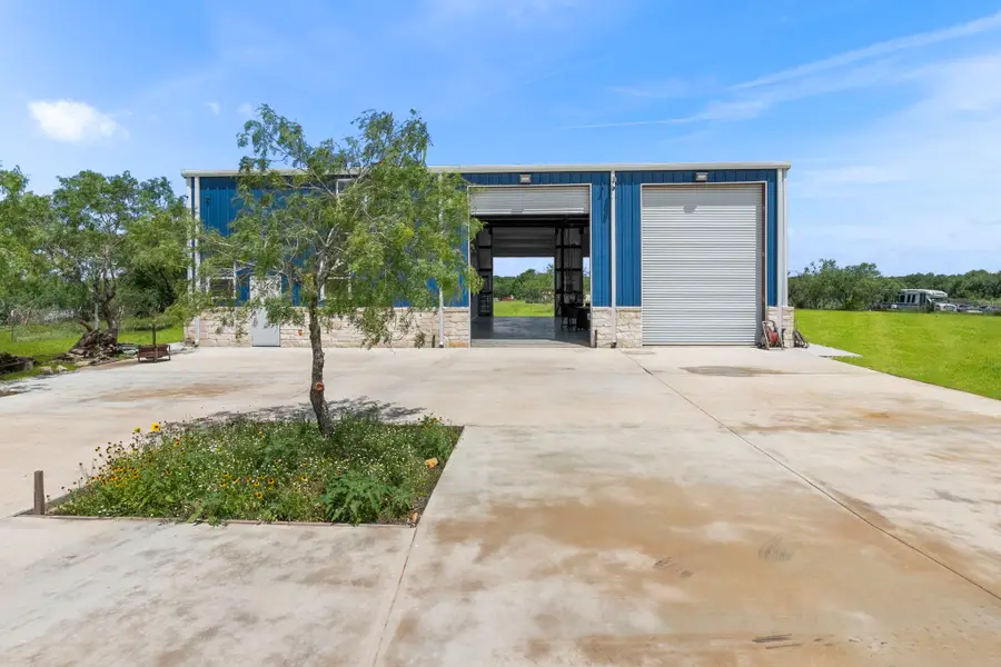 225 Buttercup Lane, Floresville, TX 78114 - #2