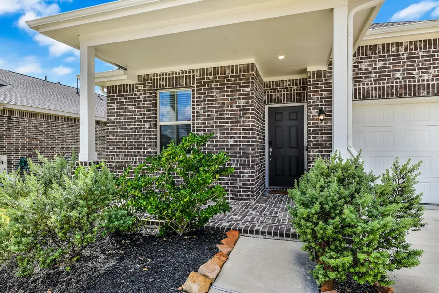 510 Hidden Brook Drive, Baytown, TX 77523 - Image #2