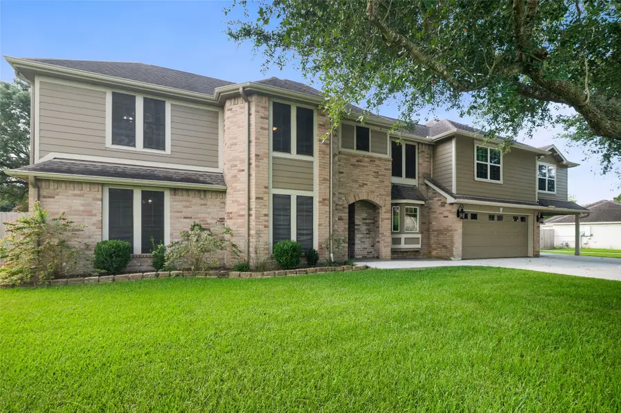 705 Briarmeadow Avenue, Friendswood, TX 77546 - #2