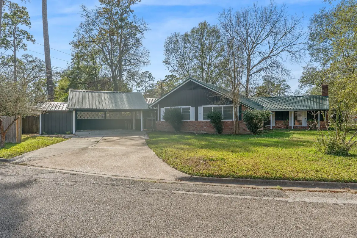 105 N Woodsway Street E, Conroe, TX 77301 - Image #1