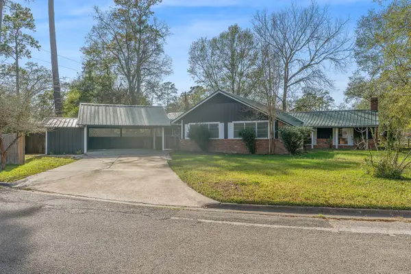 105 N Woodsway Street E, Conroe, TX 77301