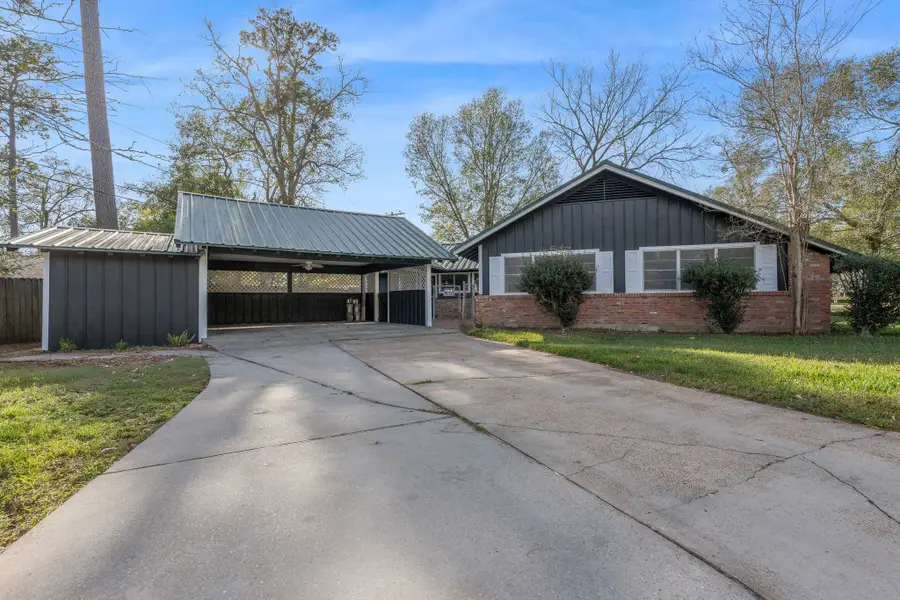 105 N Woodsway Street E, Conroe, TX 77301 - Image #3