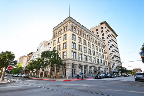 415 22nd Street #4B, Galveston, TX 77550