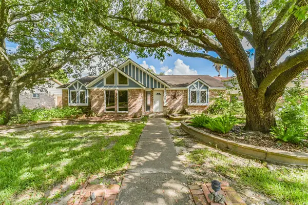 16511 Clearcrest Drive, Houston, TX 77059